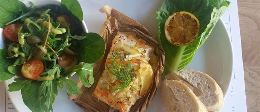 Łosoś w papilotach – w pergaminie, z pieca