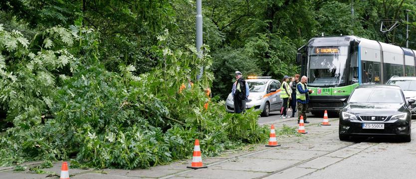Przestój na Malczewskiego, pod wodą wciąż Szczawiowa