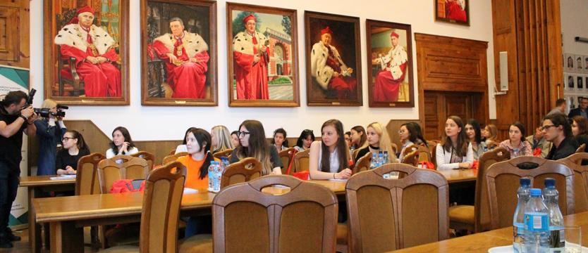 Poznają nasz język i kulturę