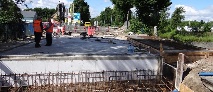Nowy mostek nad Płonią
