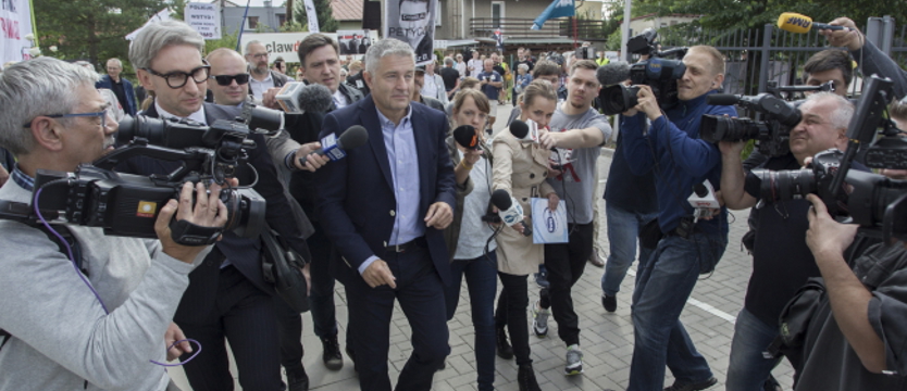 Policja odczytała zarzuty Frasyniukowi