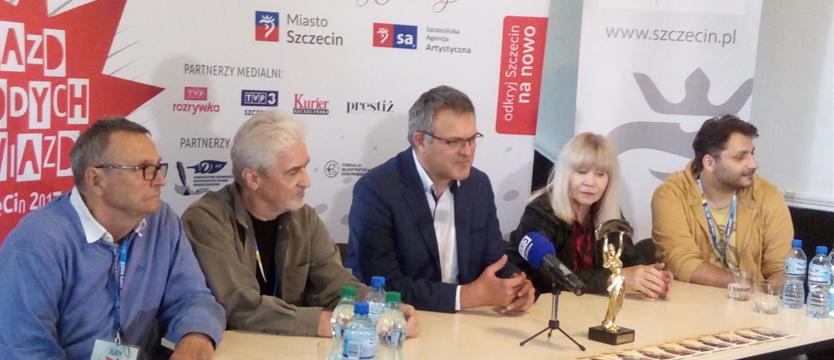 Irena przyklaskuje z wysokości