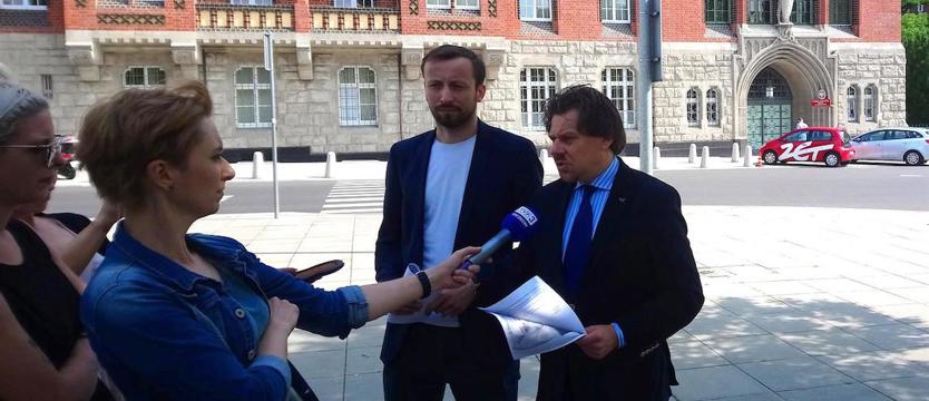 Po publikacji „Kuriera Szczecińskiego” poseł wzywa policjantów na dywanik