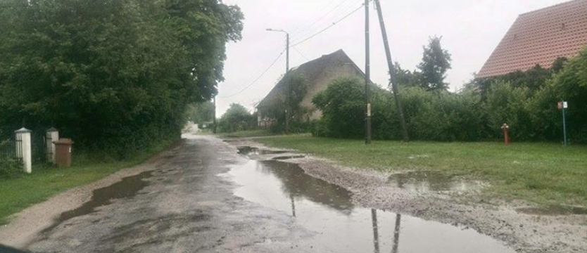 Mieszkańcy walczą o drogę