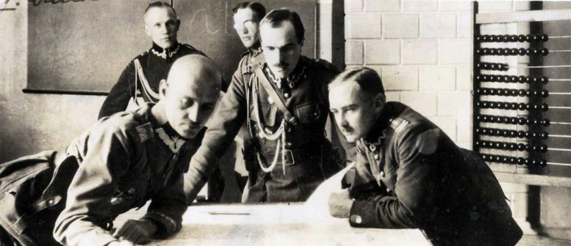 Historyk: zwycięstwo w Bitwie Warszawskiej ma wielu ojców