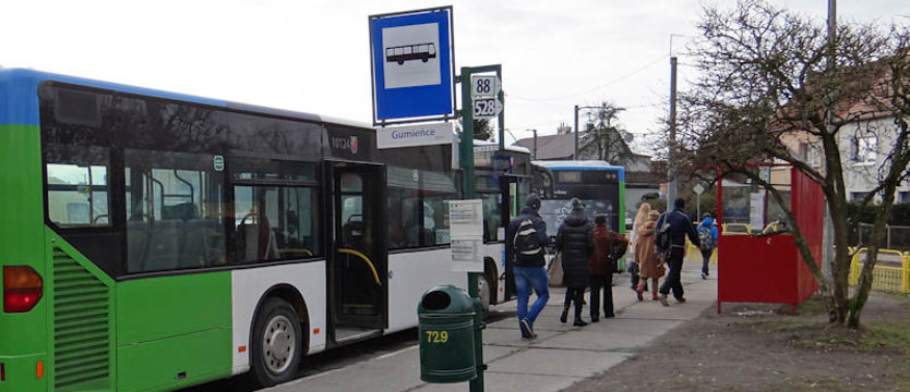 Uwaga. Zmiany w kursowaniu autobusów.