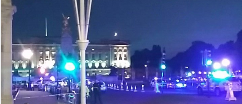 Mężczyzna zaatakował policjantów