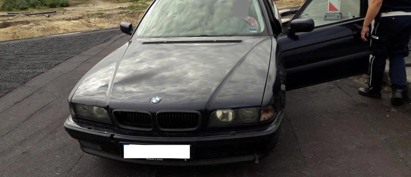 Uciekał przed policją, bo bał się mandatu
