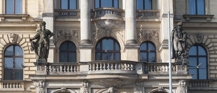 Artyści przenoszą się do Pałacu