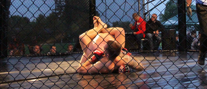 Damski bokser z MMA