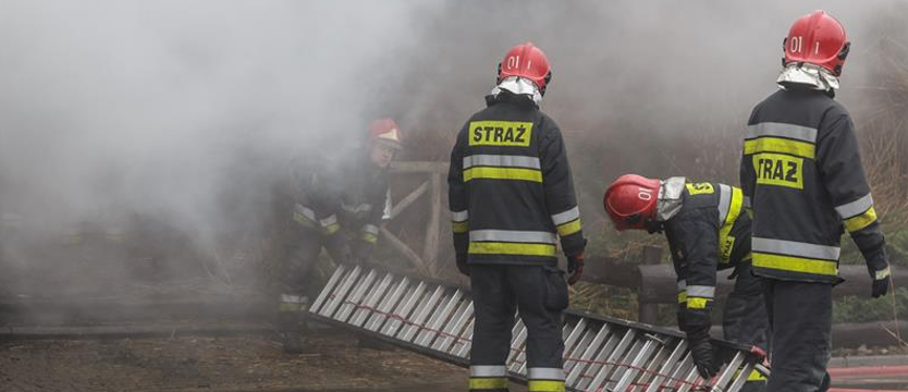 Pożar w budynku socjalnym. Zginął starszy mężczyzna