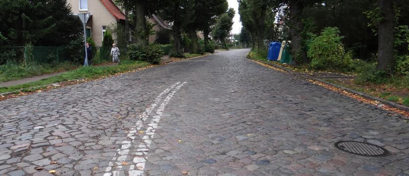 Z ul. Wiosenną pod górkę