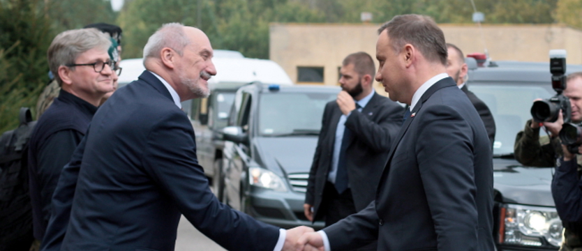 Prezydent i szef MON na drawskim poligonie