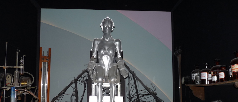 Roboty zastąpią także pracowników umysłowych