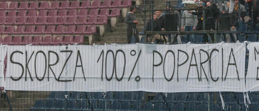 Piłka nożna. Zarząd wstrzymuje wypłaty piłkarzom i trenerom