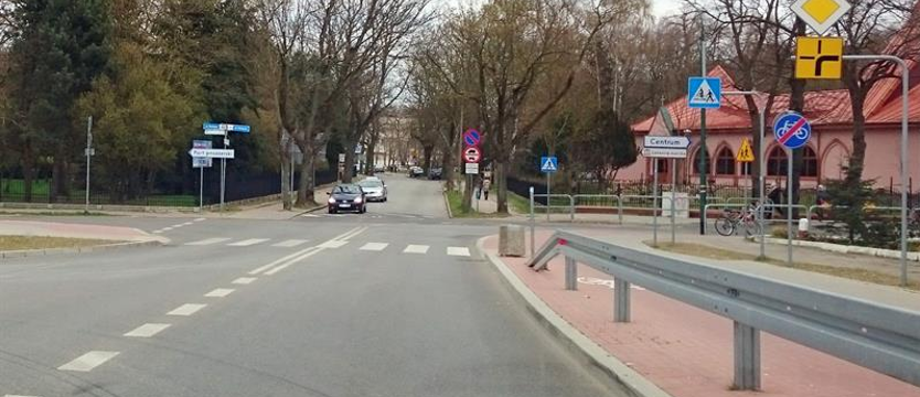 Trzy stacje dla jednego radiowozu?