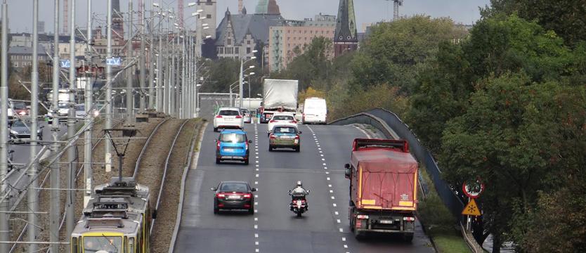 Ul. Gdańska z buspasem, ale dziś od północy