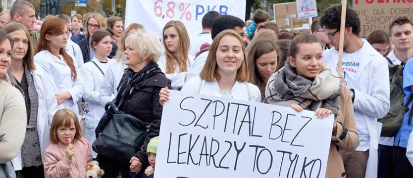 MZ opublikowało projekt wynagrodzeń lekarzy stażystów