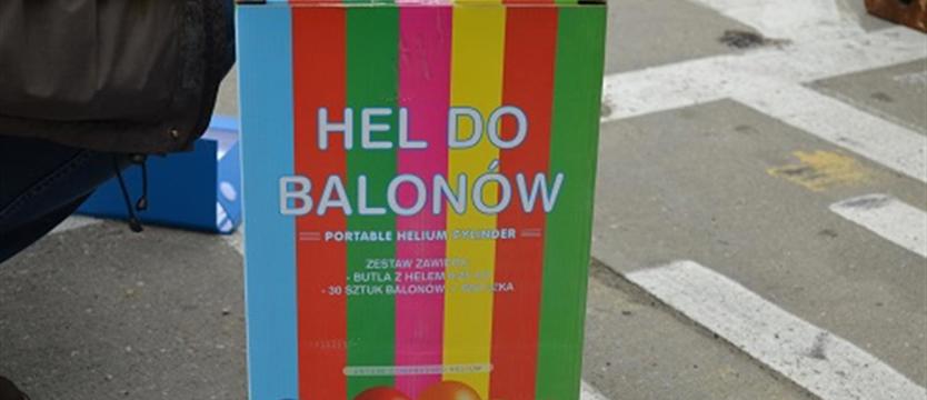 Celnicy zatrzymali czapki, torby i... hel