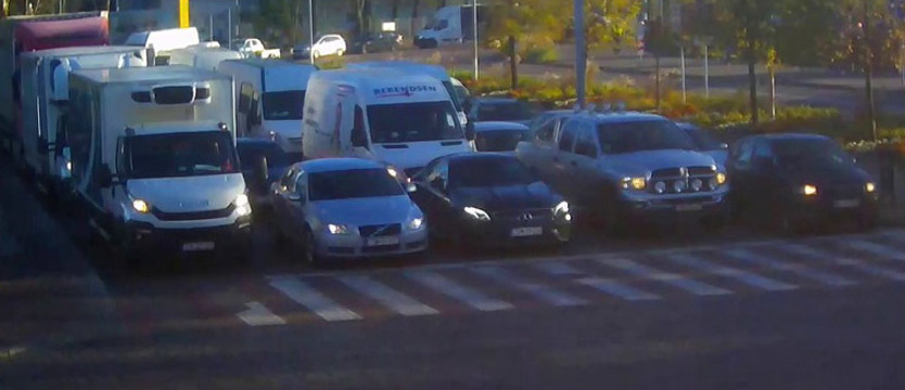 Zamknięta droga i przeprawa promowa