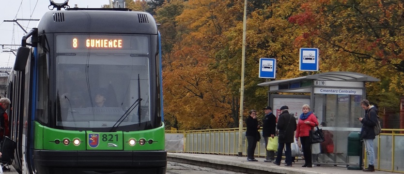 Tramwaje, autobusy, kasy na Wszystkich Świętych