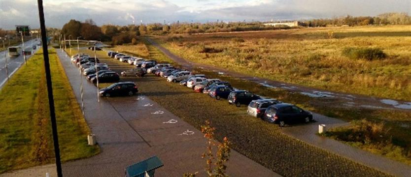 Parking coraz pełniejszy