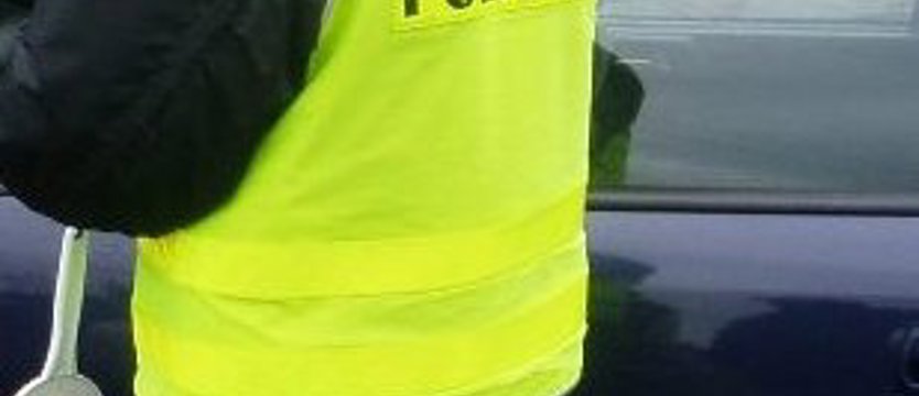 Rozmawiał przez telefon i wręczył łapówkę