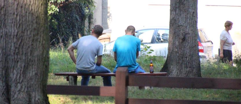Alkohol w ręce gmin