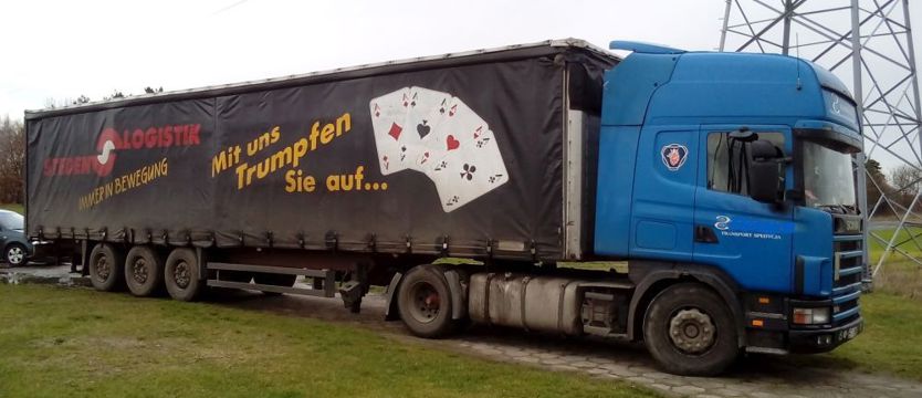 Jechał tirem i popijał piwo, bo chciało mu się pić