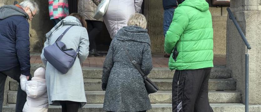Żebrali, żeby pomóc innym