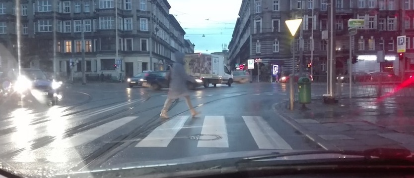 Ciemno wszędzie, głucho wszędzie...