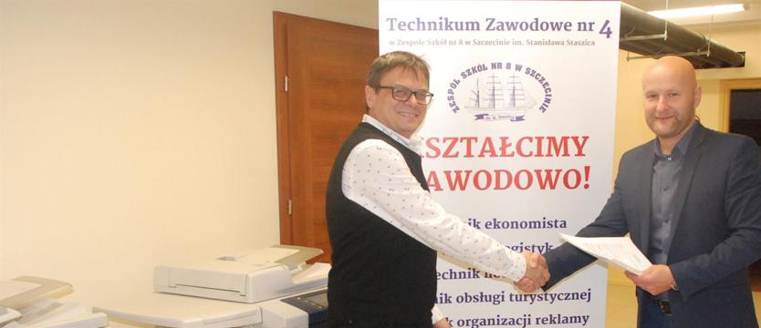 Z portu do szkół