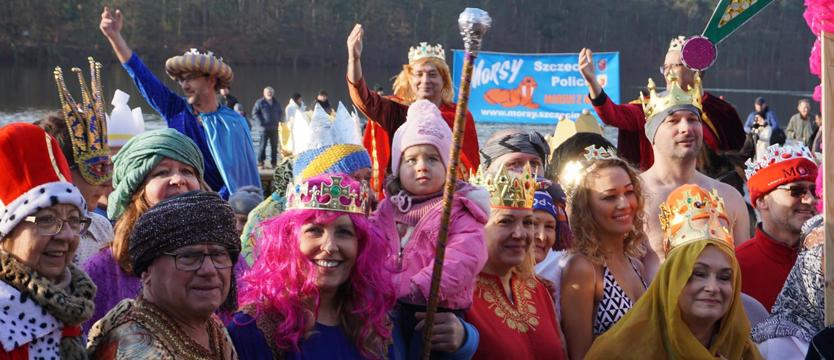 Najpierw konno, a potem w jeziorze Głębokie