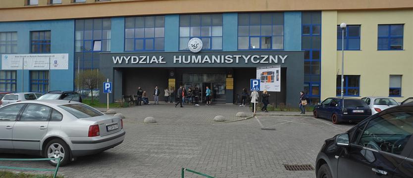 Muzeum i polityka