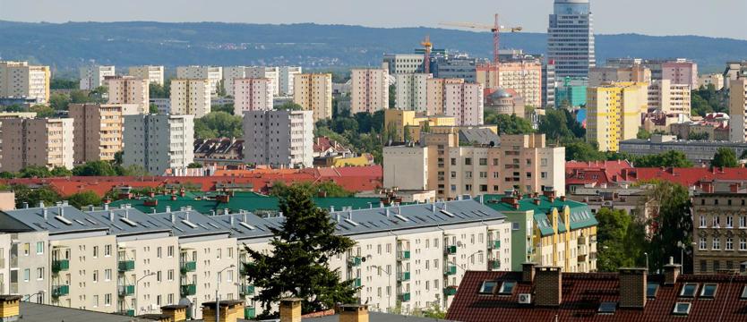 100 tysięcy na stulecie