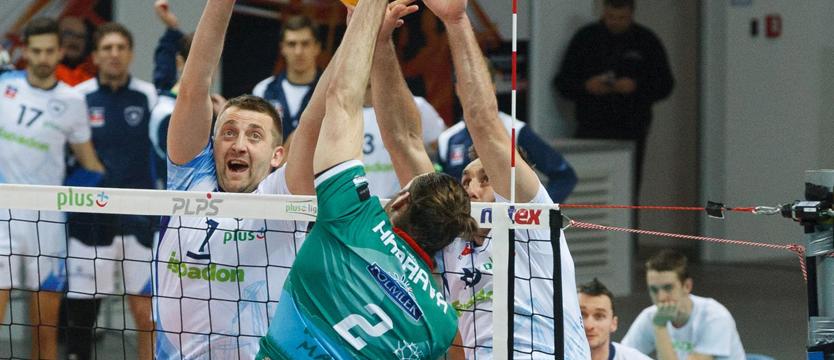Ligowy piątek. Gra Pogoń 04 i Espadon