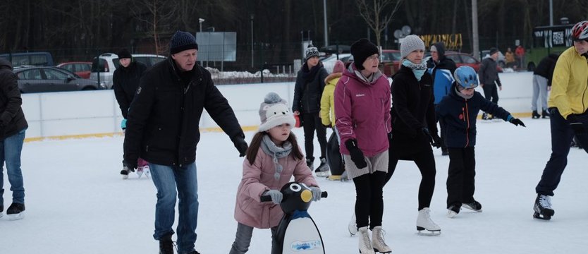 Zabawa na łyżwach z okazji Dnia Babci i Dziadka
