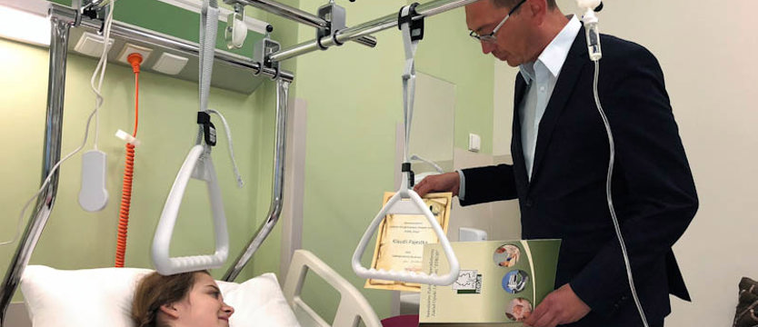 Pierwsza pacjentka opuściła szpital "Zdroje"