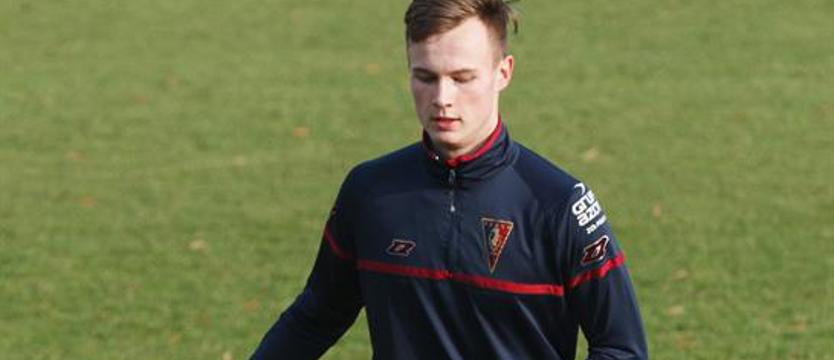 Piłka nożna. 17-latek nie odstaje od rutyniarzy