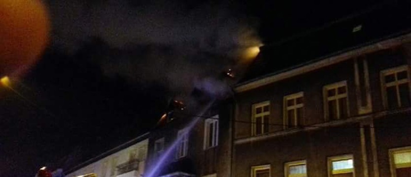 Pożar poddasza. Strażacy w akcji