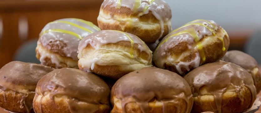 Które pączki mają najmniej kalorii?