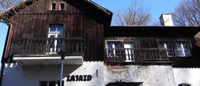 Dawny Szmaragd z wykonawcą na przebudowę