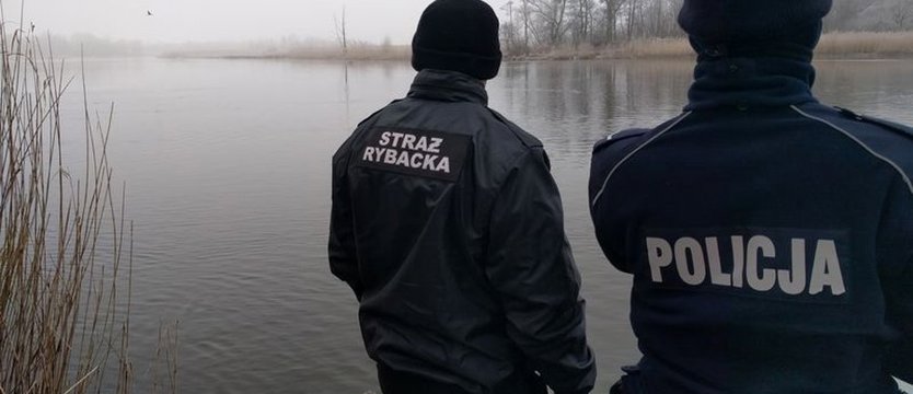 Sprawdzali wędkarzy na wodzie i brzegu