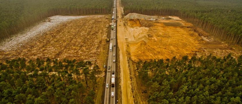 Na autostradzie powstaje wiadukt dla zwierząt