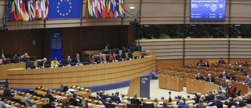 Europosłowie poparli działania KE wobec Polski