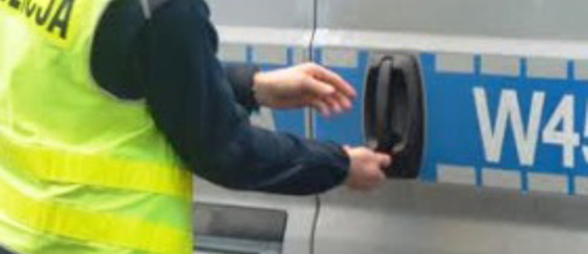 Pobił, ukradł telefon i zniszczył samochód