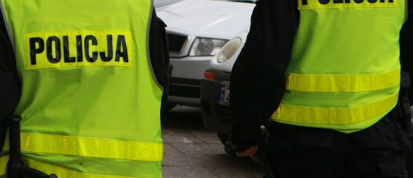 Agresor stanie przed sądem