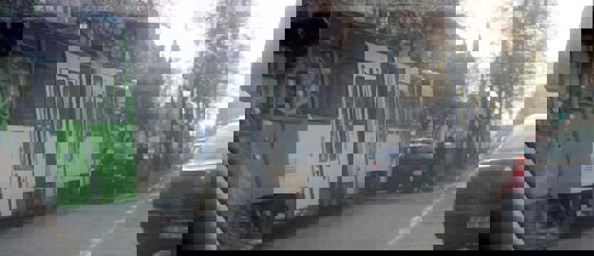 Zderzenie tramwaju i samochodu na Bolesława Krzywoustego