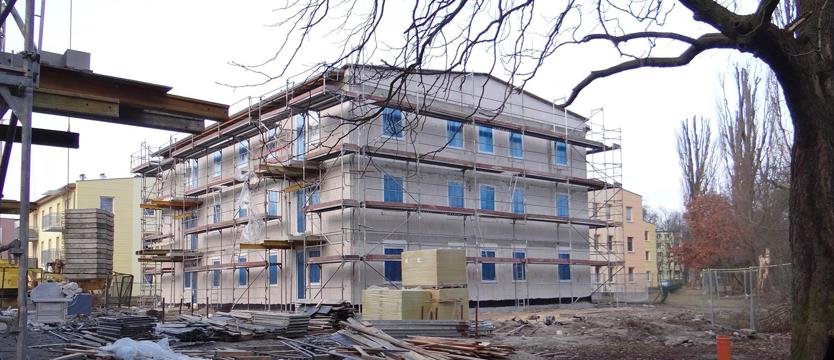 Nad Płonią osiedle coraz większe