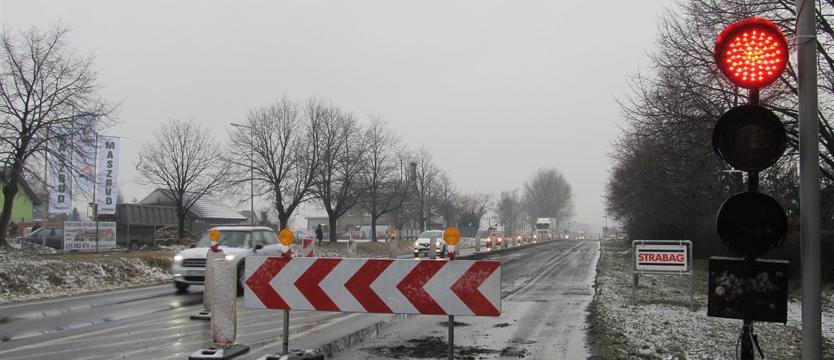 Rondo w budowie, a mieszkańcy uwięzieni w domach